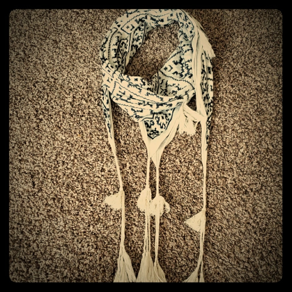 Womens Scarf with Tassles